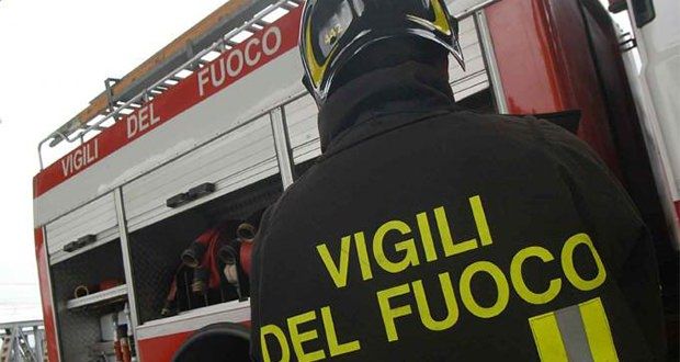 Vasto incendio a Longobucco, in arrivo i canadair