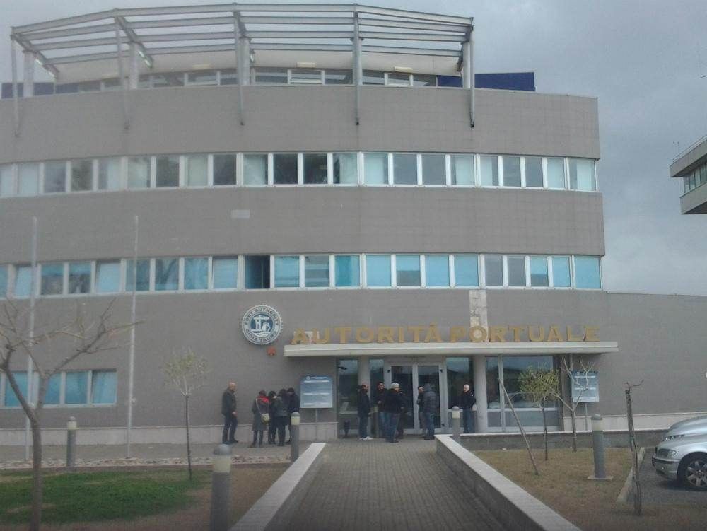 Gioia, sit-in dei lavoratori dei Ico-Blg