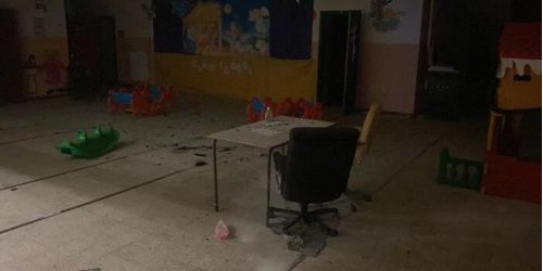 Vandali appiccano un incendio in una scuola a Isola Capo Rizzuto
