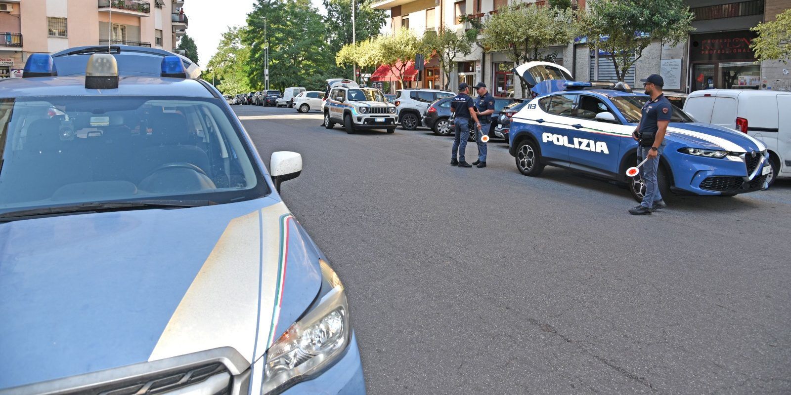 Cosenza, inseguimento nella notte dopo aver ignorato l’alt della polizia. «Ma è una incomprensione»
