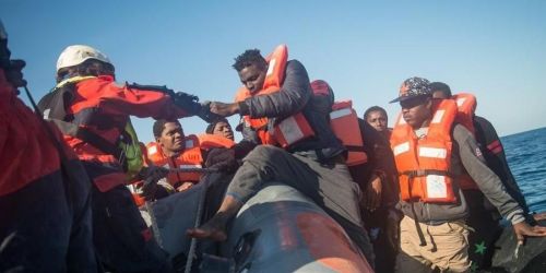 migranti-alla-deriva-gommone