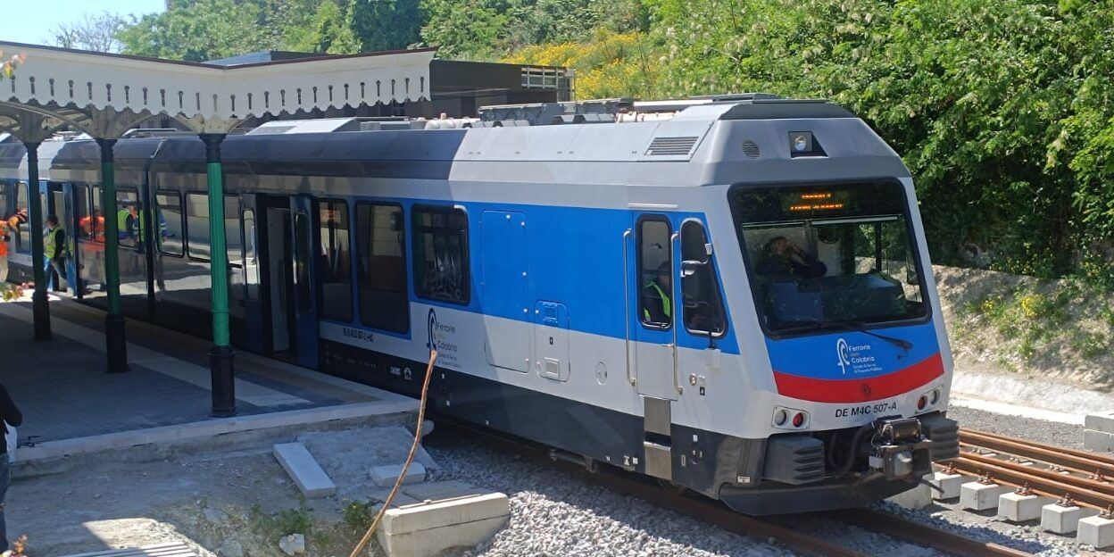 Metropolitana di Catanzaro, al via la prima corsa di prova – VIDEO