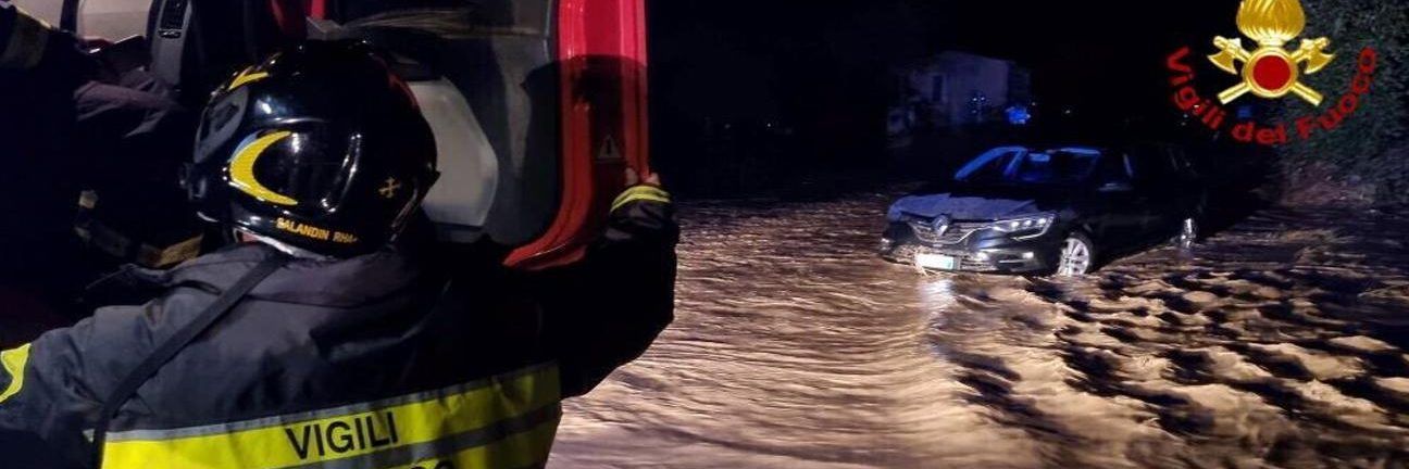 Vigili del fuoco, 2.800 interventi tra Calabria, Sardegna e Sicilia