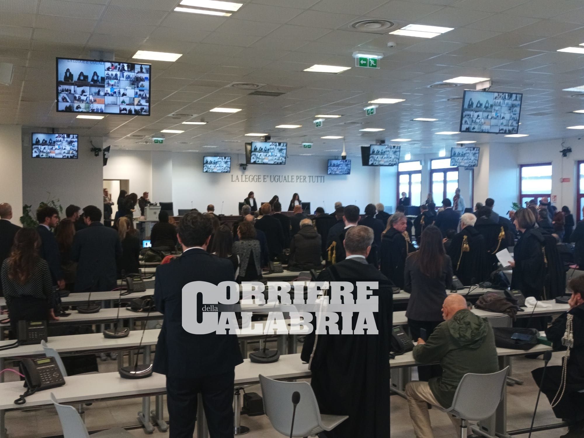 Un dato è certo: il tribunale composto da tre giovani magistrate non è frutto di sentenza annunciata