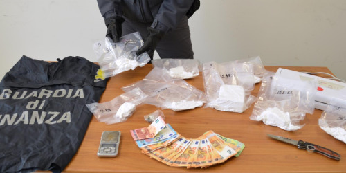 Pescara sequestra droga per 120mila euro