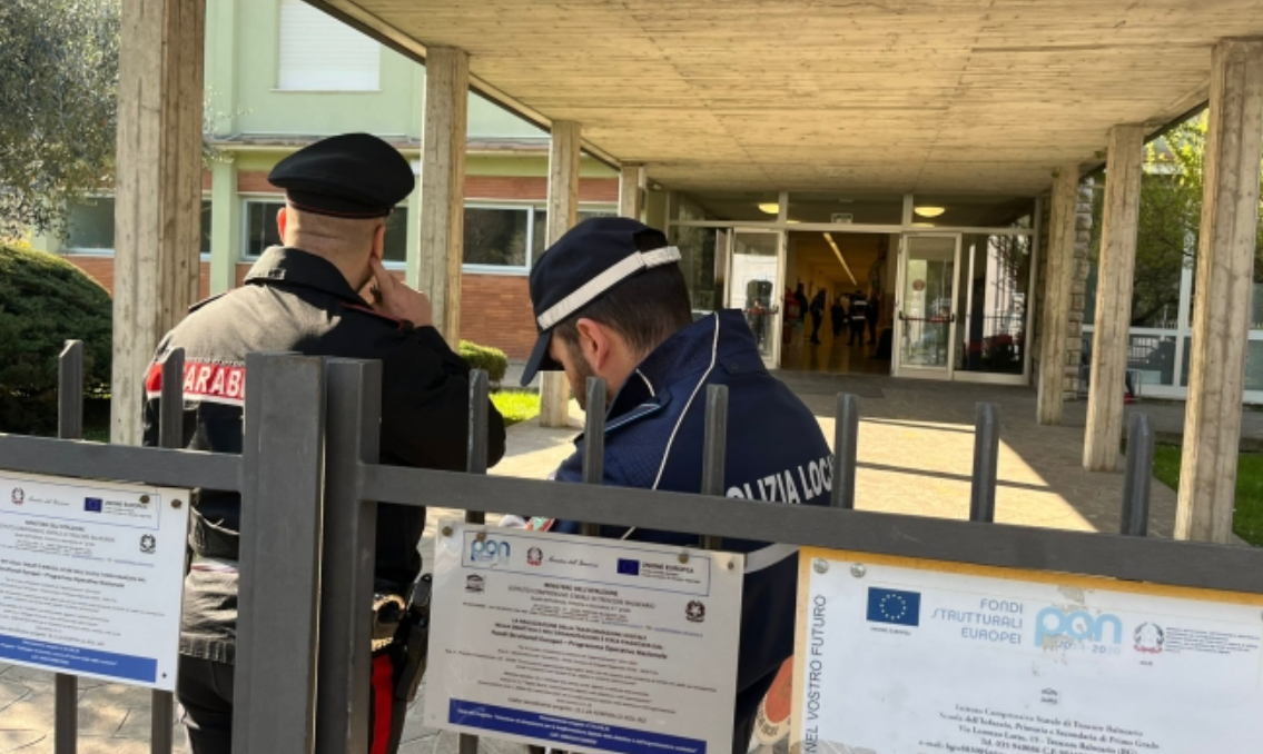 Insegnante accoltellata a scuola da uno studente