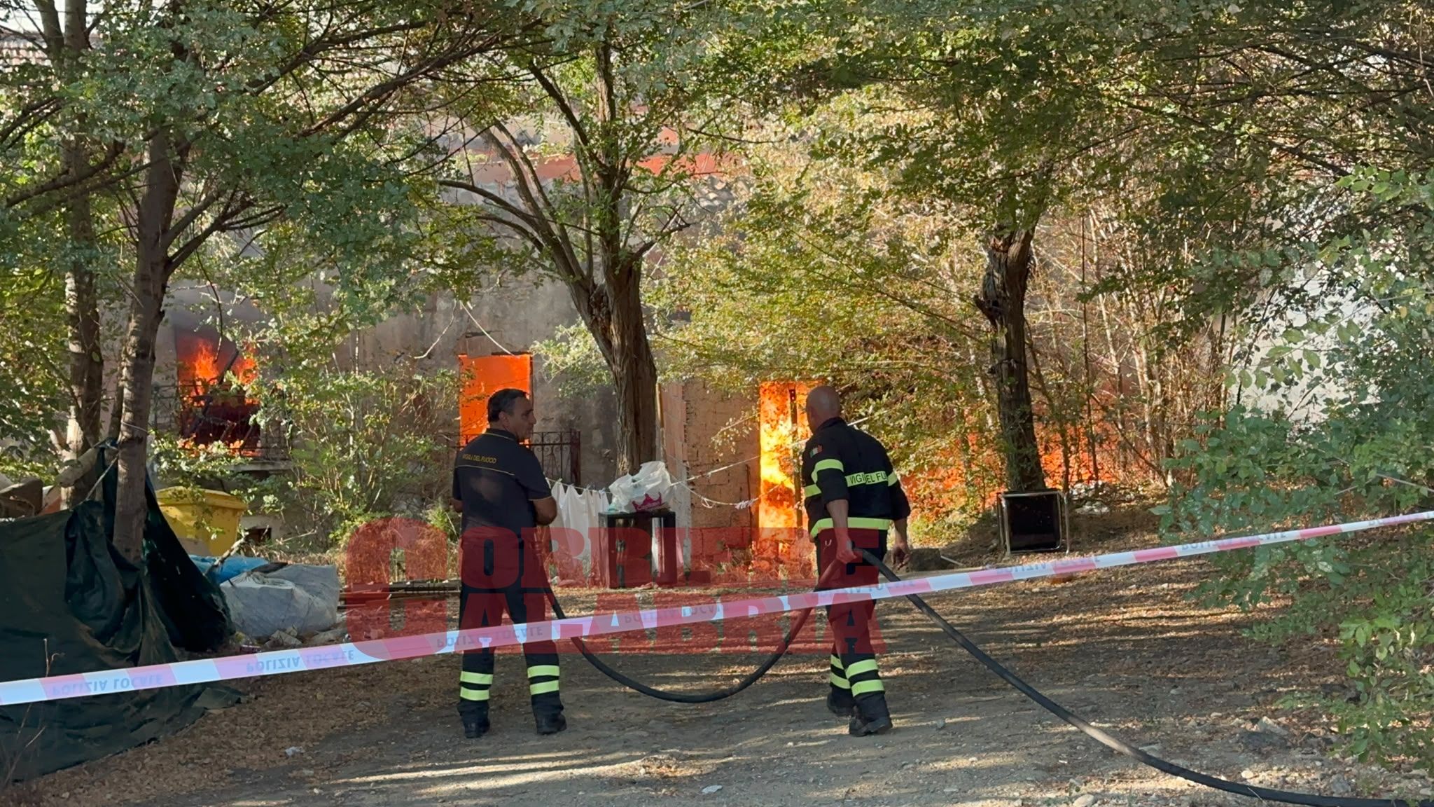 Cosenza, incendio domato: torna regolare il traffico sull’autostrada