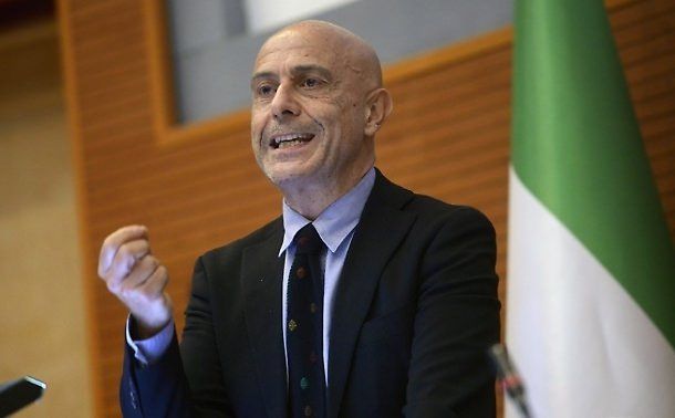 L’allarme di Minniti: «Le mafie minacciano il voto libero»