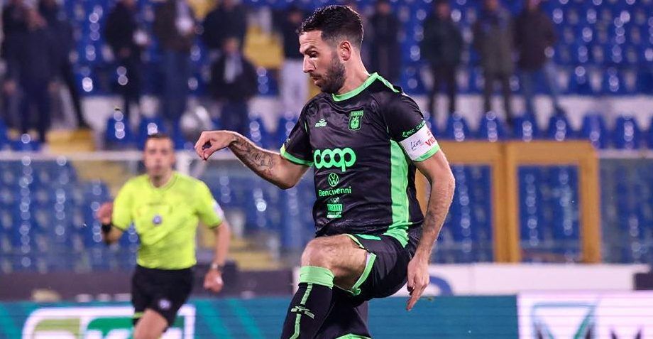 Il Catanzaro espugna l’Adriatico: Iemmello e Alesi stendono il Pescara