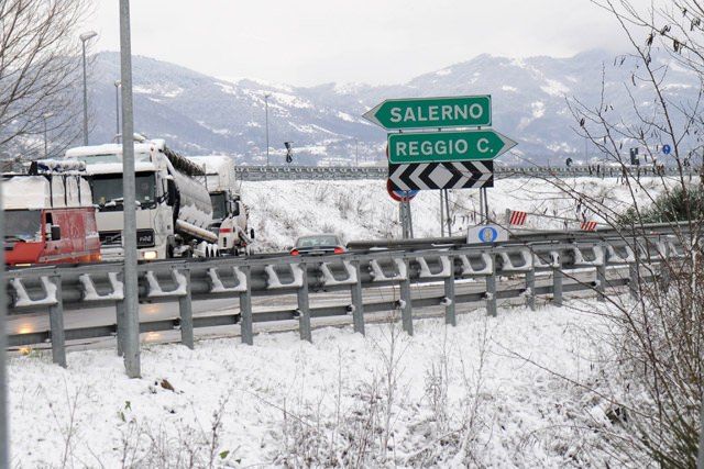 Neve a Reggio e in Aspromonte: disagi per gli automobilisti
