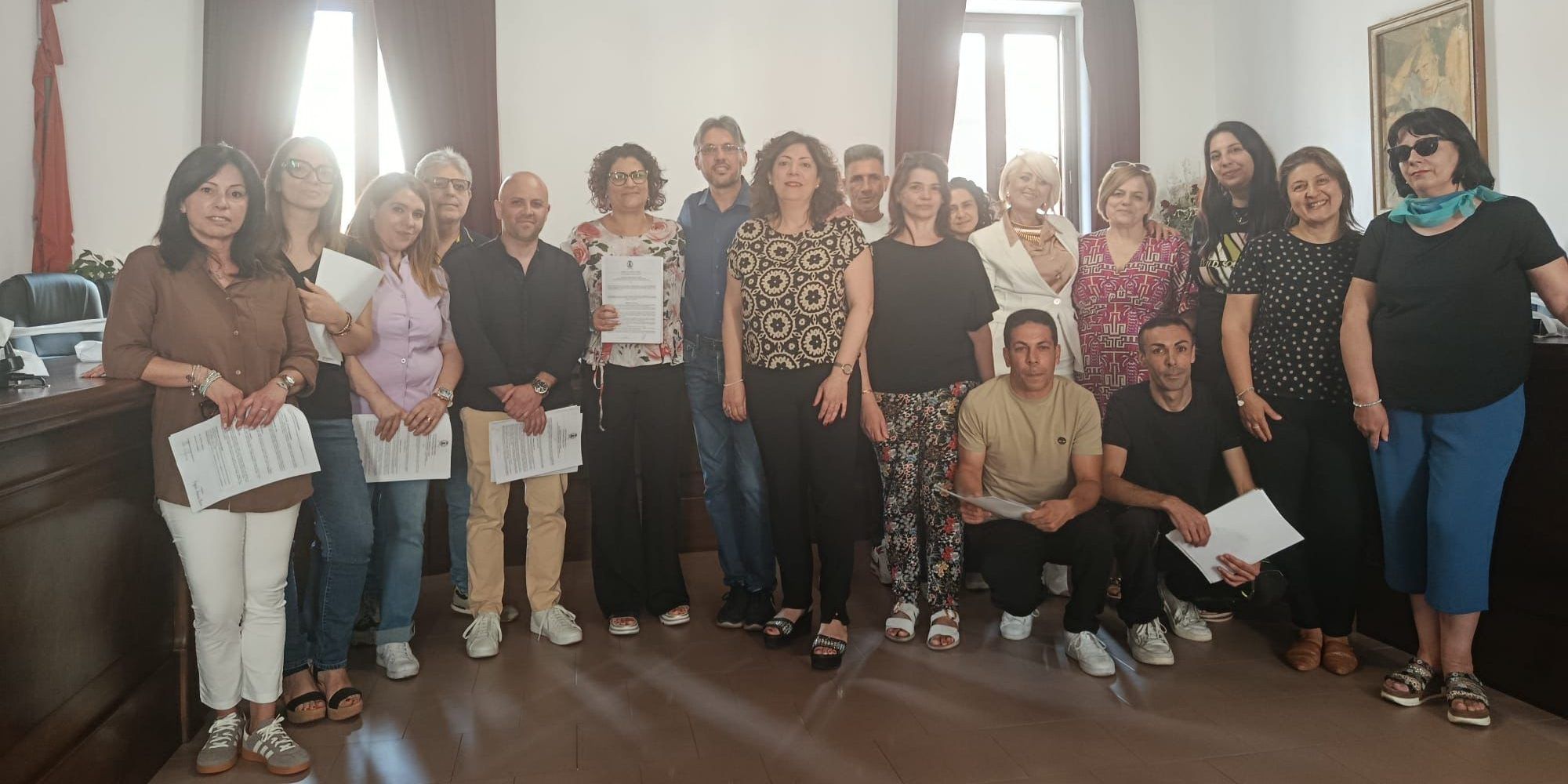 Gioiosa Ionica, stabilizzati 17 lavoratori TIS: firmati i contratti a tempo indeterminato
