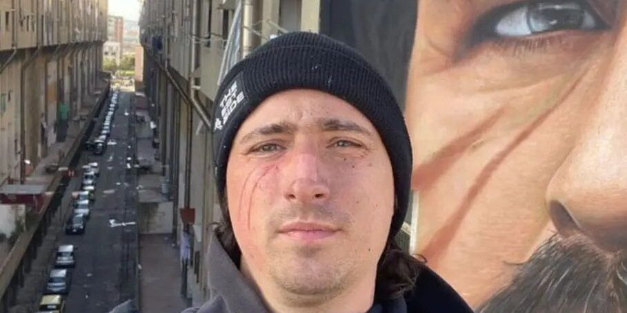 Crotone, Jorit realizzerà il murale di Rino Gaetano in un quartiere popolare