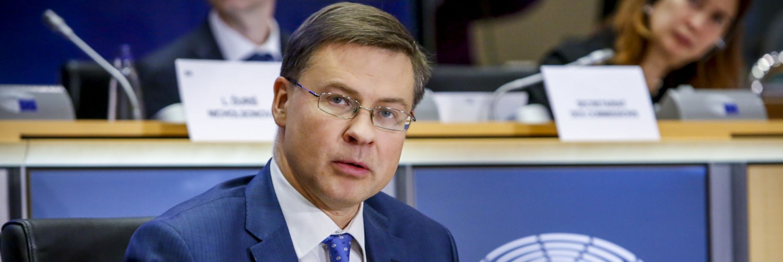 Dombrovskis: «Bilancio Italia non in linea con le nostre raccomandazioni»