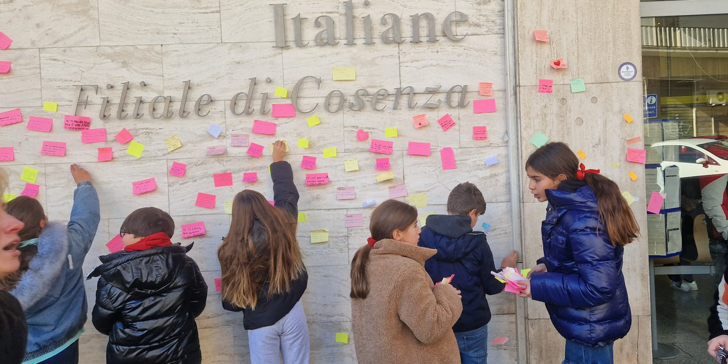 Gli studenti di Cosenza: «Facciamo rumore contro la violenza sulle donne»