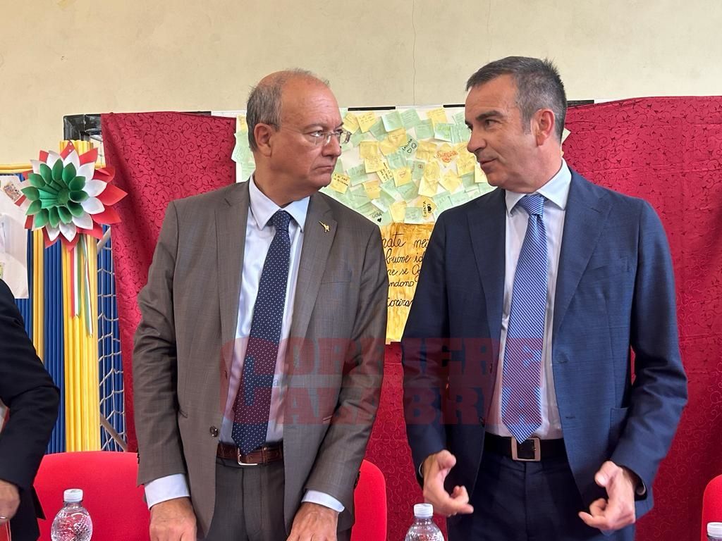 Valditara agli studenti: «La lotta alle mafie inizia dalla scuola, queste terre saranno da esempio» – VIDEO