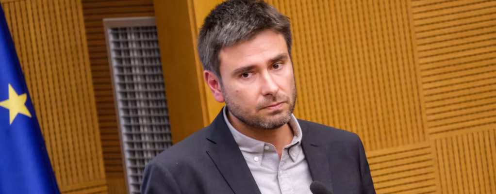 Il rientro di Alessandro di Battista è stato rinviato