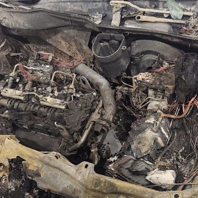 Auto in fiamme nella galleria Sansinato, intervengono i vigili del fuoco