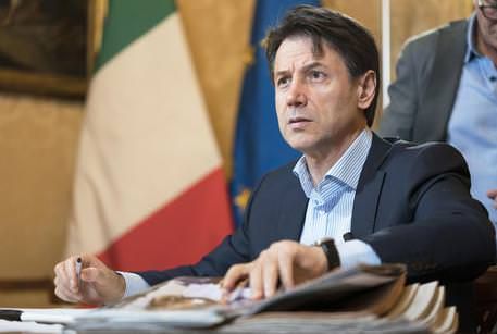 Politica calabrese ancora in ferie, in attesa del nuovo governo