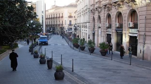 Covid, a Catanzaro riaprono i negozi e le scuole fino alla prima media
