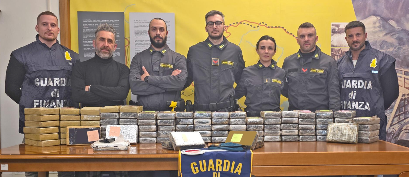 Intercettato un camion con 110kg di cocaina