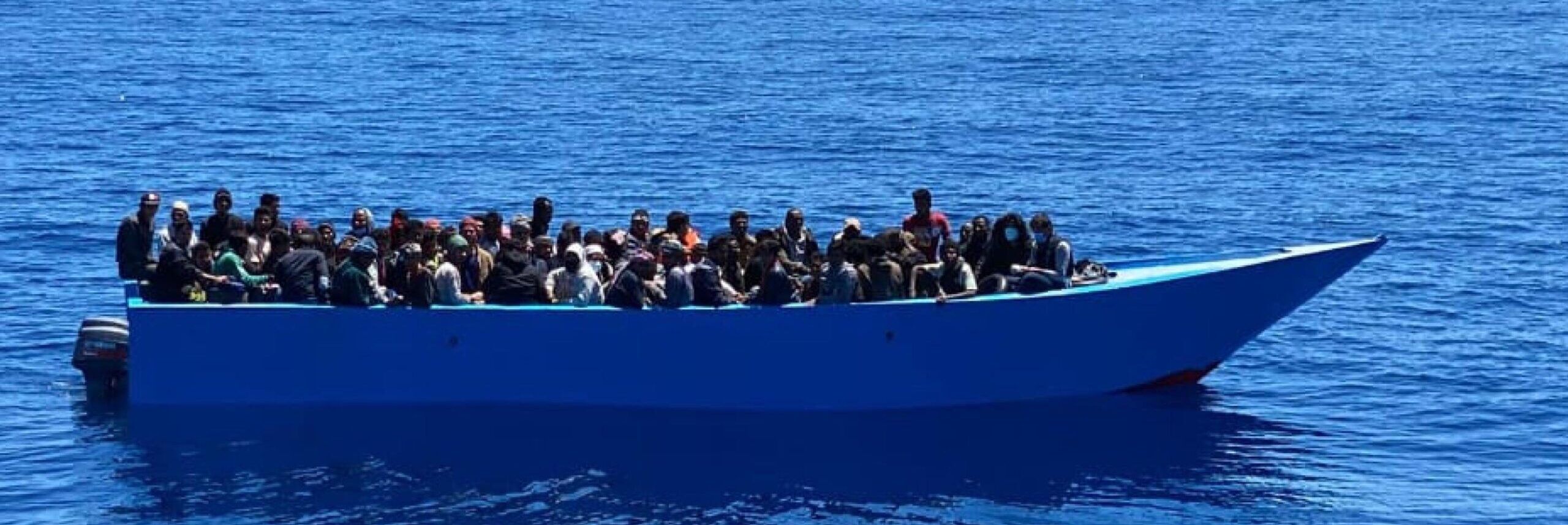 «Ottanta migranti alla deriva al largo di Lampedusa». Appello di Alarm Phone