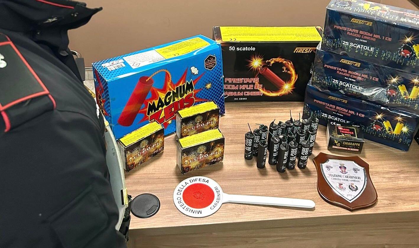 Lamezia, i Carabinieri scoprono venditore ambulante abusivo con 37 kg di fuochi pirotecnici