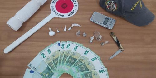 Trovato in possesso di cocaina, hashish e marijuana: un arresto a Cosenza