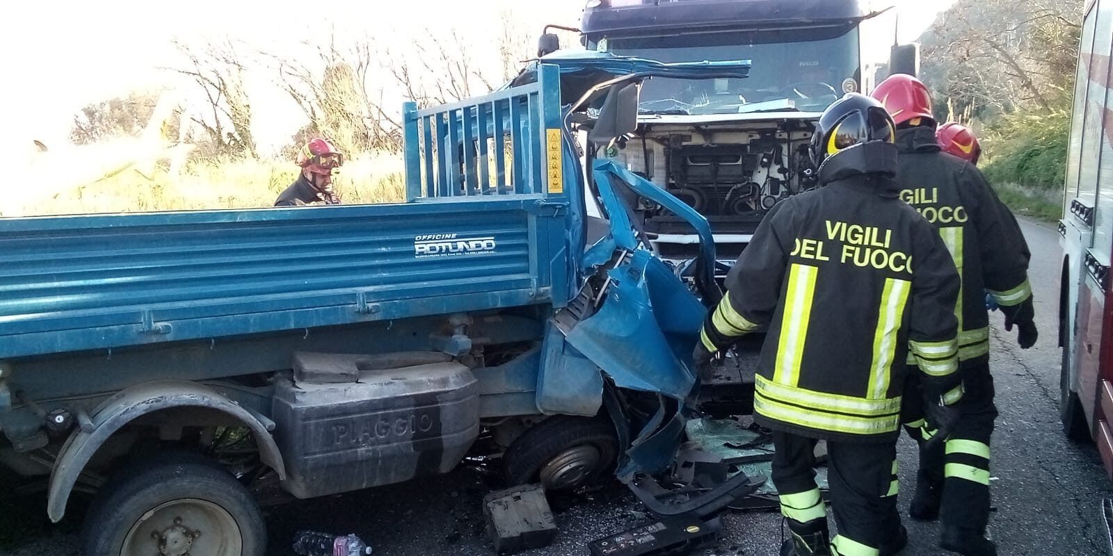 Incidente stradale tra un furgone e un autocarro a Parghelia, ferito un uomo – FOTO