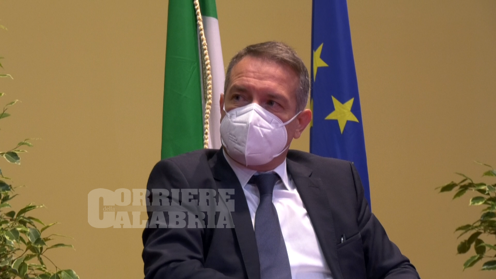 La lotta all’inquinamento per (ri)dare il mare ai calabresi. Falvo: «Problema trascurato per troppo tempo»