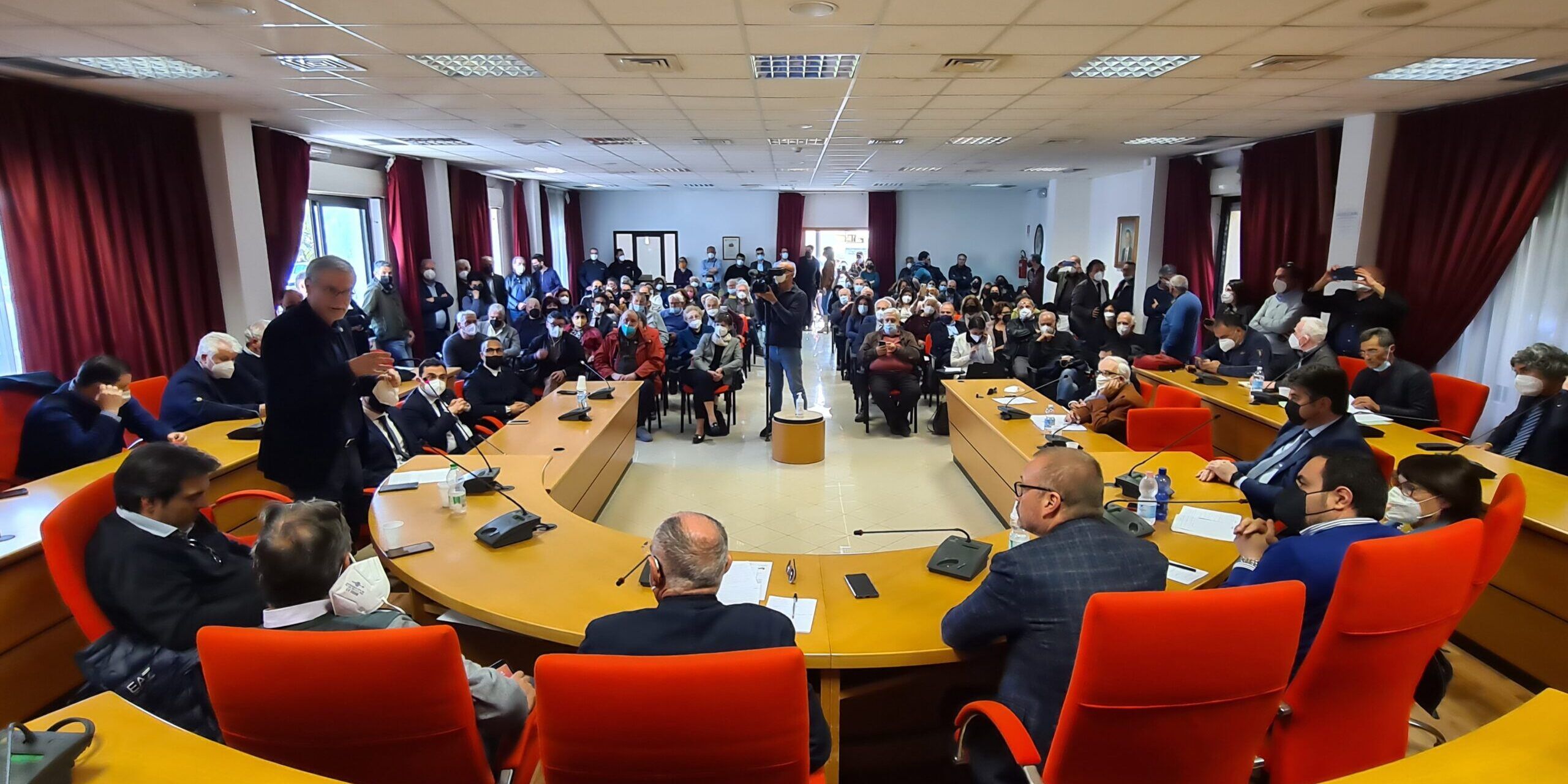 «Gioia Tauro non è l’immondezzaio della Calabria». Il “no” dei sindaci alla Regione