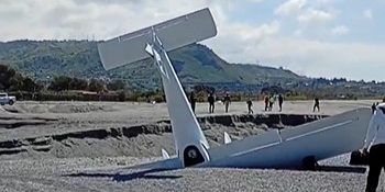 Ultraleggero perde quota e si schianta sulla spiaggia a Grisolia: illesi i due occupanti