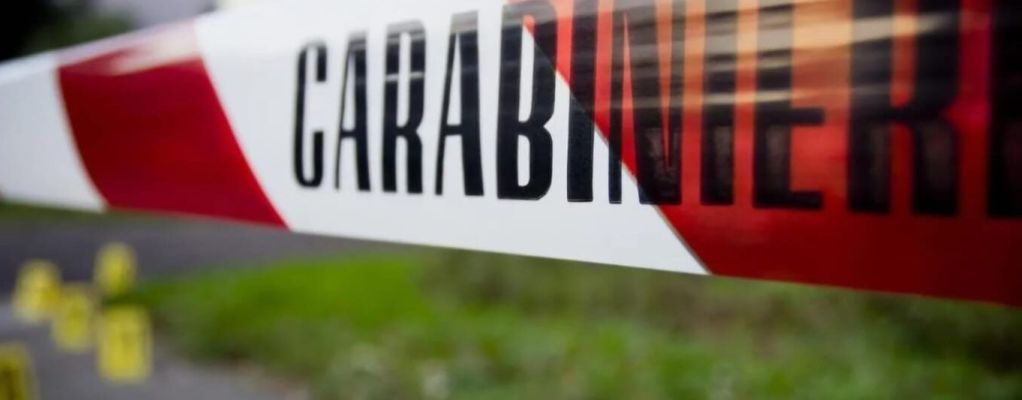 Colpisce con una bottiglia e uccide un clochard in pieno giorno