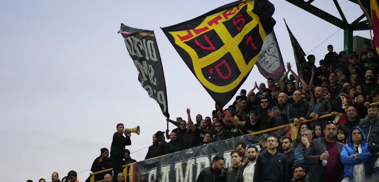 Sambiase-Reggina, quando il calcio diventa solidarietà: tifosi in campo per il piccolo Mariano