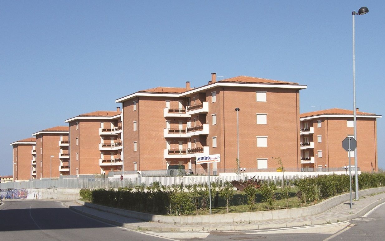 Alunni senza aule, l’Esercito ospita le classi a Cutro