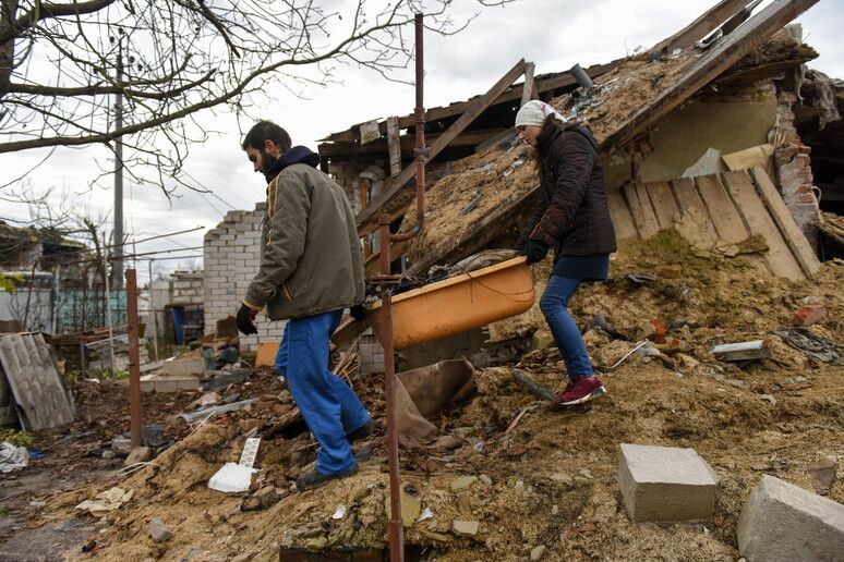 Ucraina, 7 morti e 129 feriti nell’attacco russo su Chernihiv