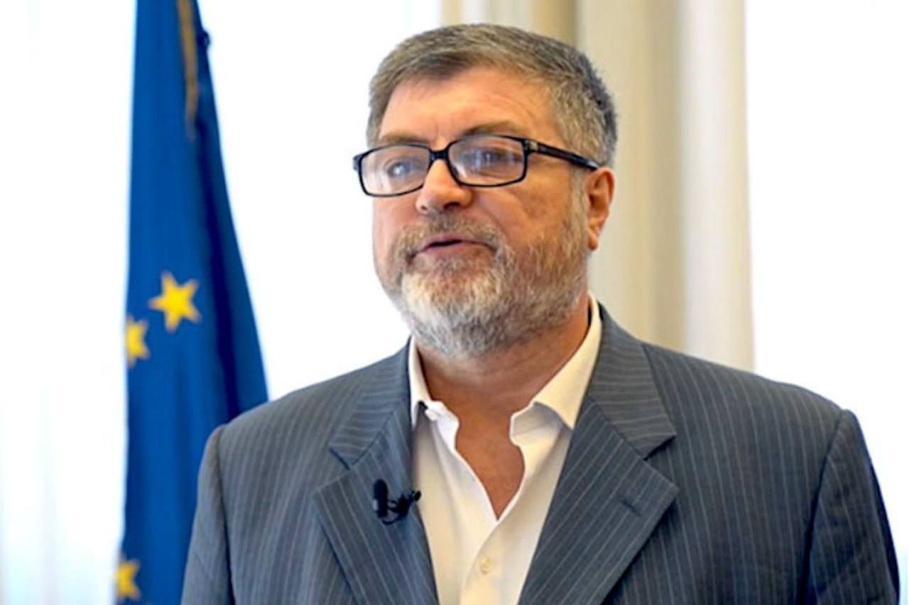 Auto blu in Regione, Granato e D'Ippolito attaccano la Santelli: «Ha il vizio cronico dello spreco»