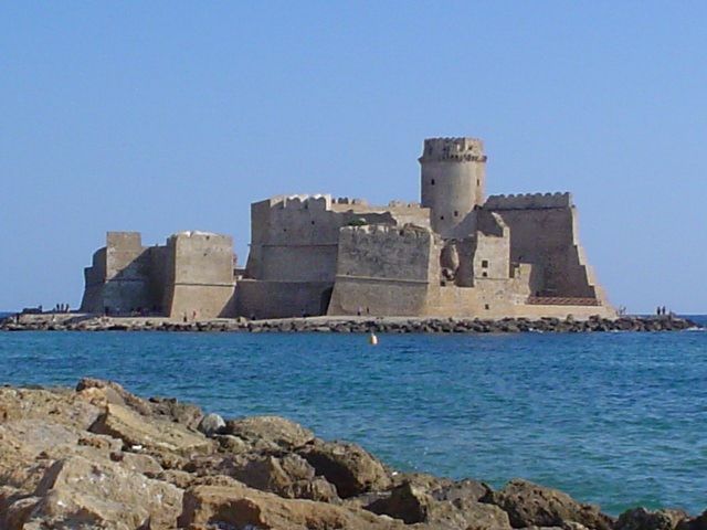 Trovato cadavere lo studente 20enne disperso in mare – VIDEO