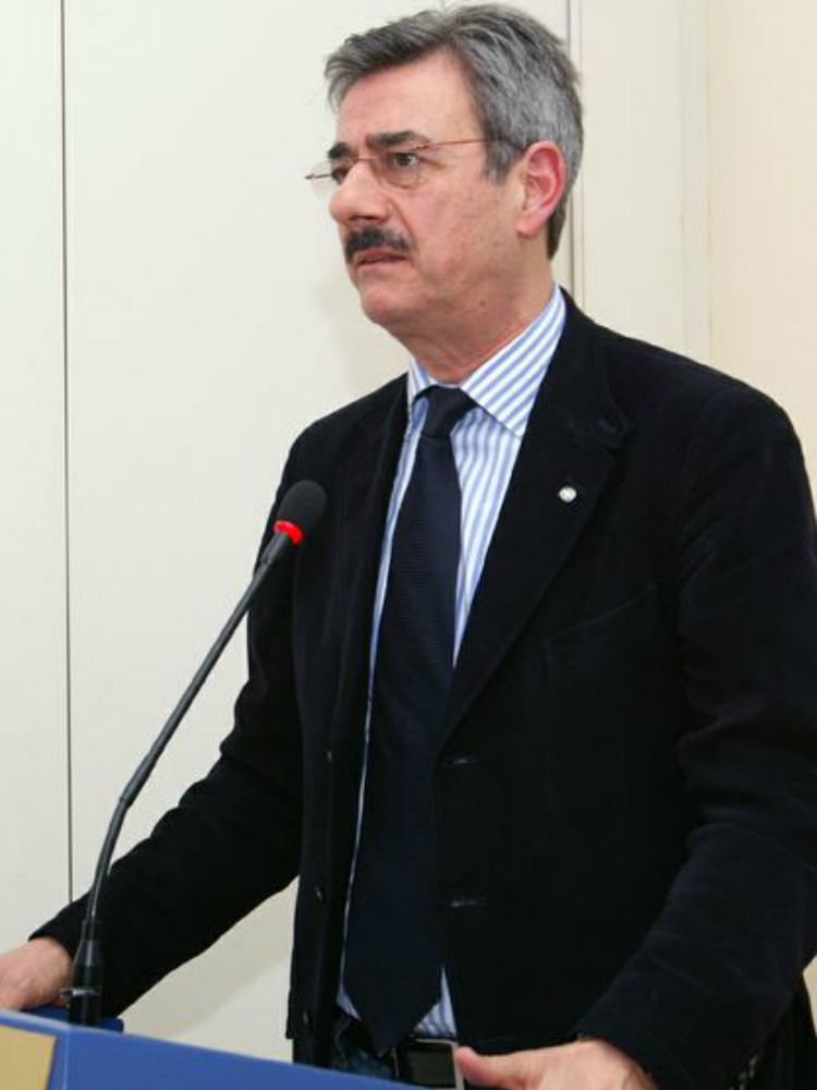 «Scopelliti lasci l`incarico di commissario»