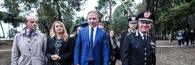 Lollobrigida: «Aperto al confronto ma non mi dimetto»