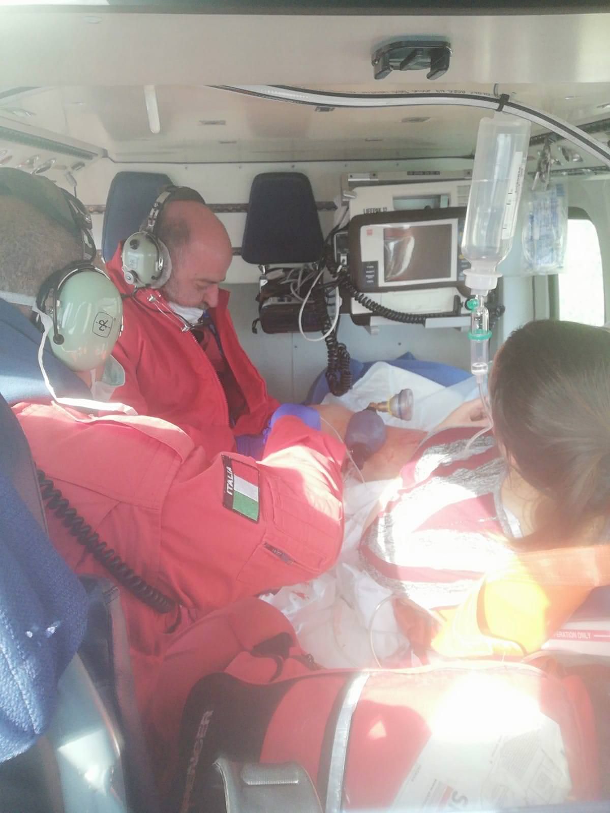 Non ce l'ha fatta il bimbo nato prematuro sull'elisoccorso