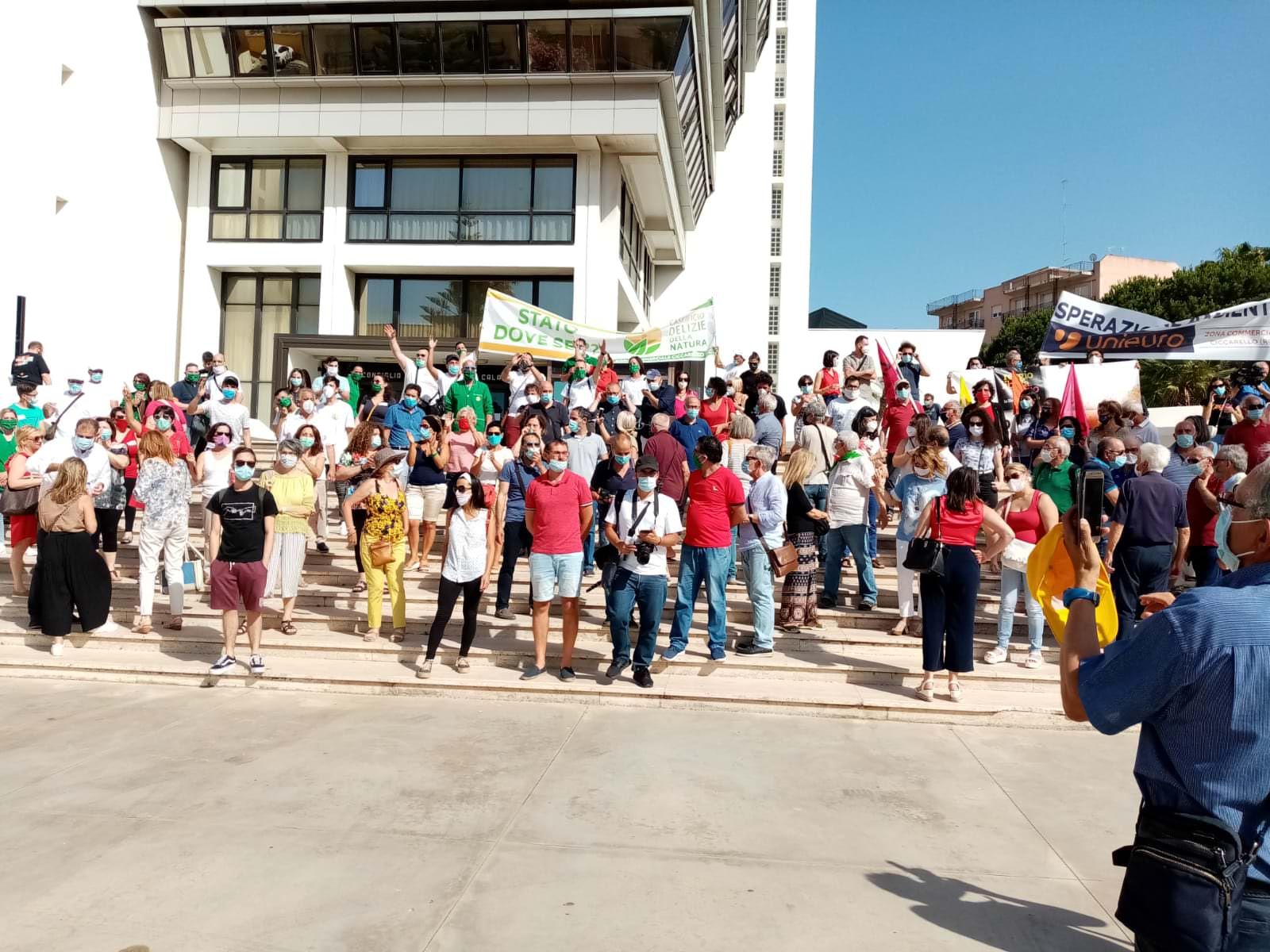 Emergenza rifiuti a Reggio, Falcomatà riceve i promotori della manifestazione