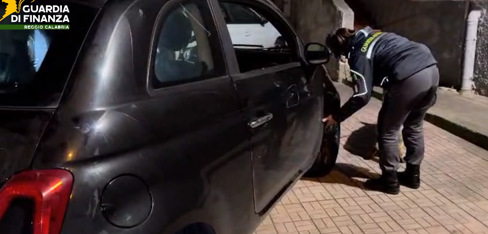 Villa San Giovanni, 4 chili di cocaina nascosti in auto: arrestati due corrieri diretti in Sicilia – VIDEO