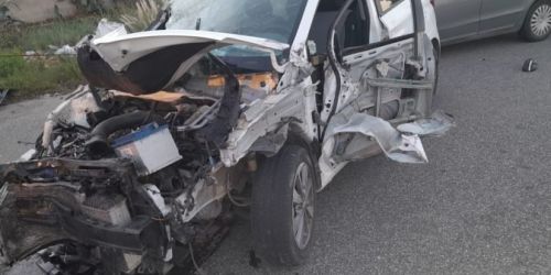 Scontro sulla statale 106 a Isola Capo Rizzuto, tre feriti