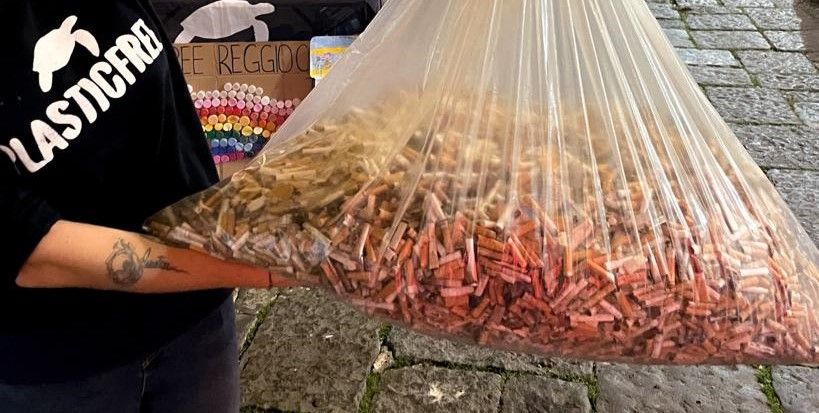 Plastic Free, rimossi 6 kg di mozziconi su Corso Garibaldi a Reggio Calabria