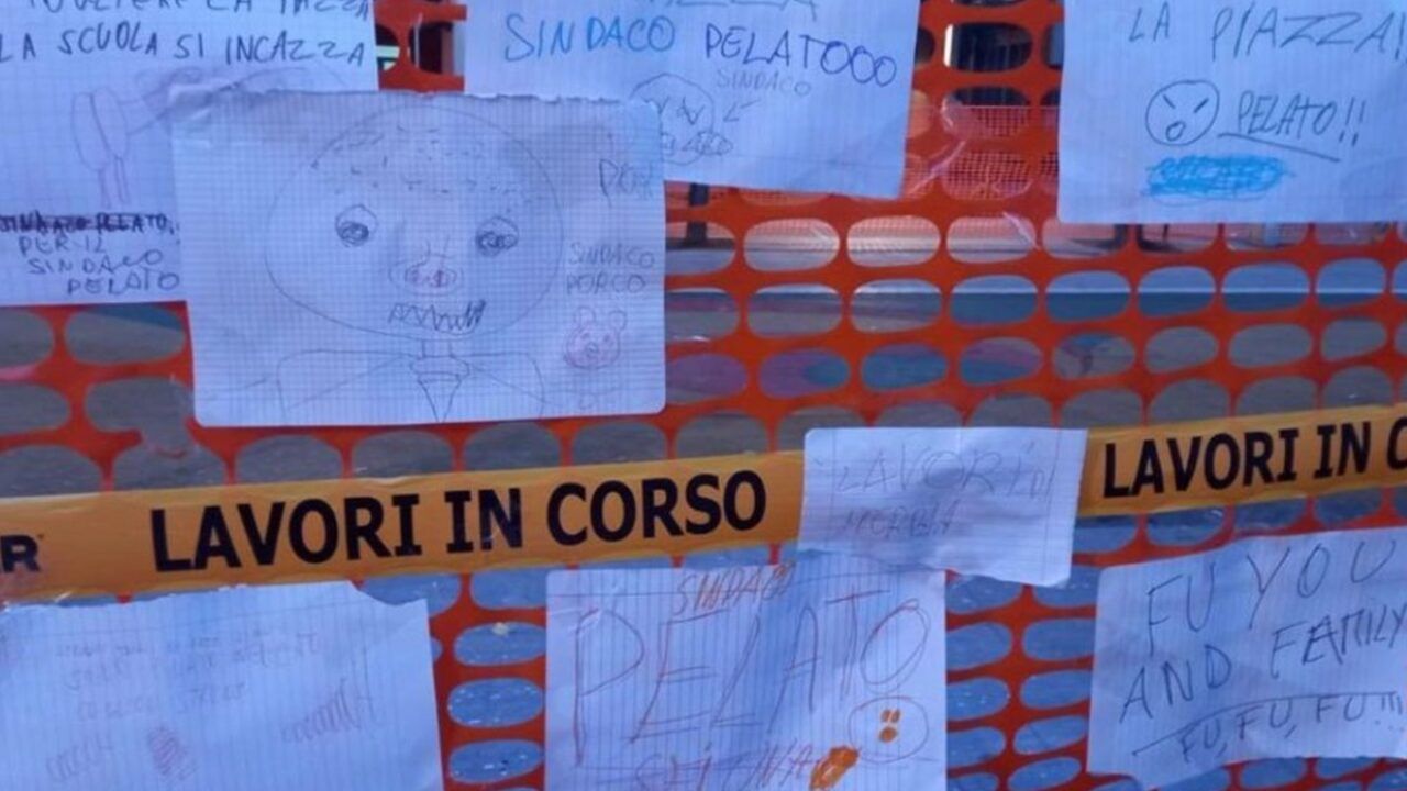 Il caso della scuola di via Misasi, «Caruso cerca di imbavagliare il dissenso»