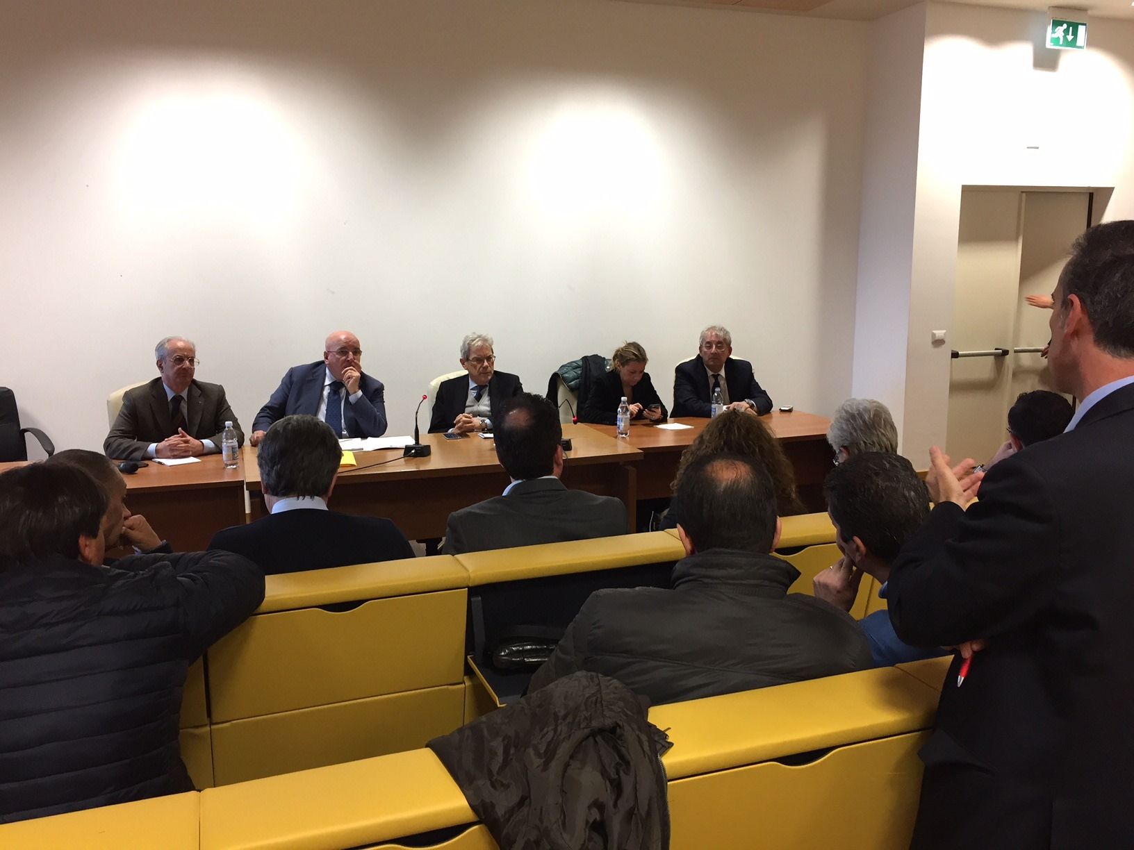 De Vincenti dà una speranza ai portuali di Gioia Tauro