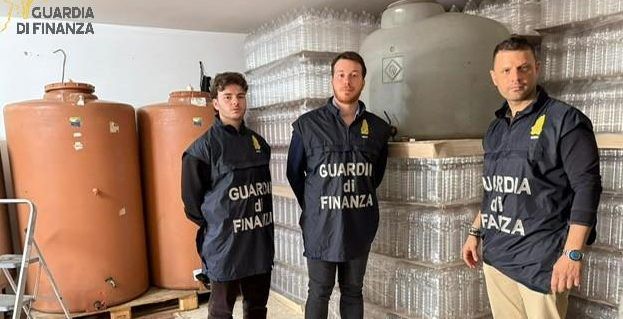 Agrigento, chiusa cantina abusiva: sequestrati oltre 8 mila litri di vino