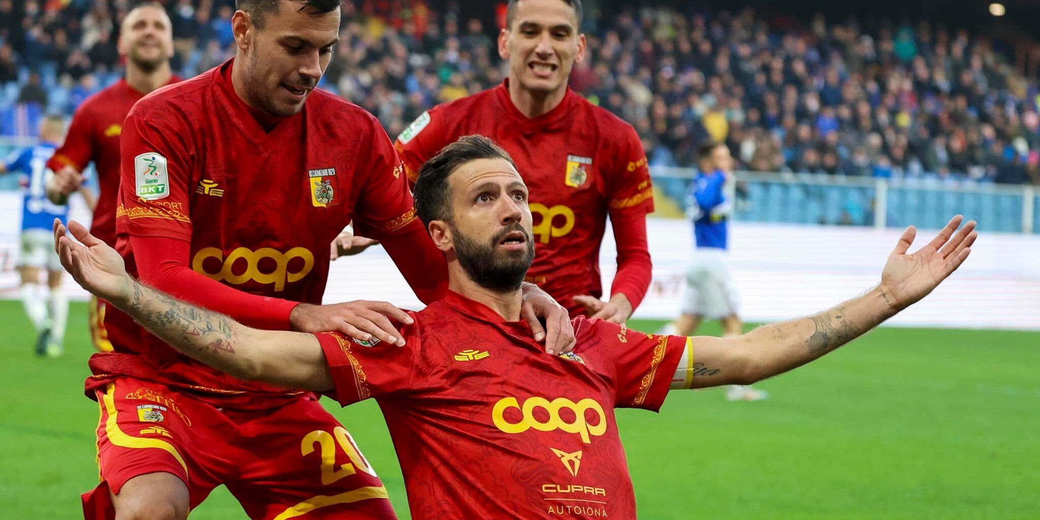 Catanzaro, al “Picco” sarà sfida tra i due bomber del torneo Iemmello ed Esposito