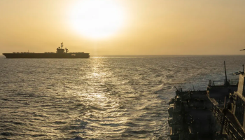 L’Iran sequestra due navi nello Stretto di Hormuz