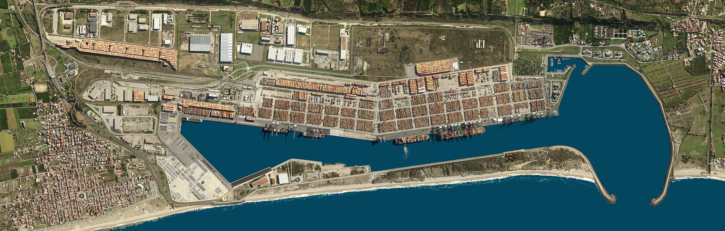 Porto di Gioia Tauro, al via dragaggio e cold ironing: investimenti oltre i 100 milioni